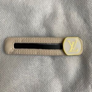 Louis Vuitton hairclip